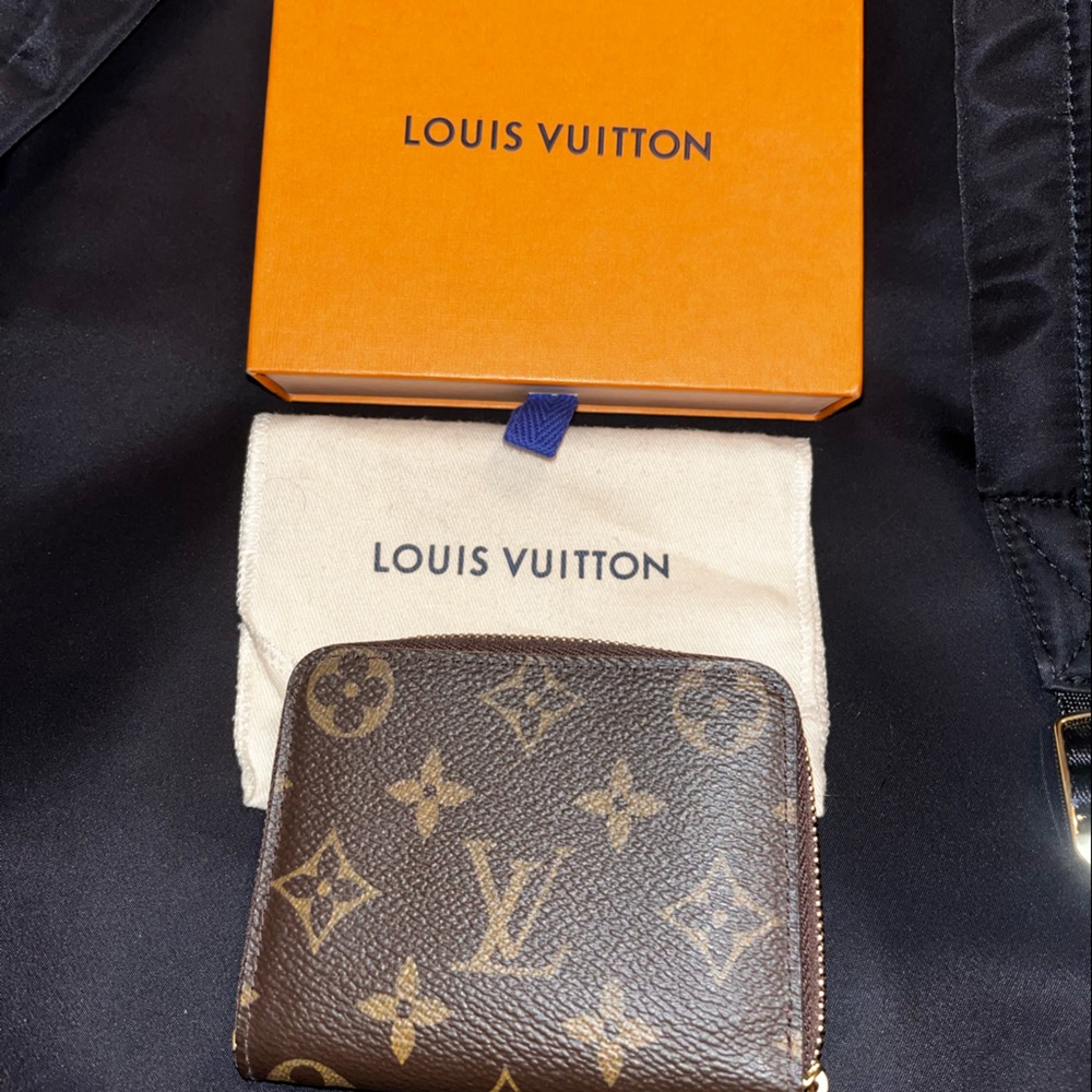 Louis Vuitton Zippy coin purse